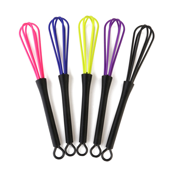 Ce mini fouet accessoire indispensable pour vos tambouilles ustensiles non métalliques, préparation masques capillaires et colorations végétales, petit batteur, mélangeur, mélanger ingrédient, poudres, plantes, décoction, préparer henné, soin capillaire, sidr, neem, shikakai, plastique, outils, bol, récipient, cheveux